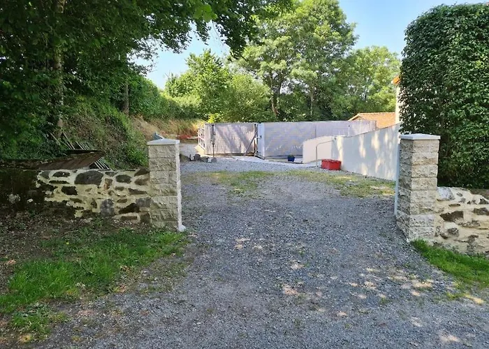 Appartement Millstone 1, Two Bed + Shared Pool Chassenon